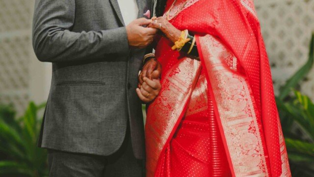 wedding couple candid photo