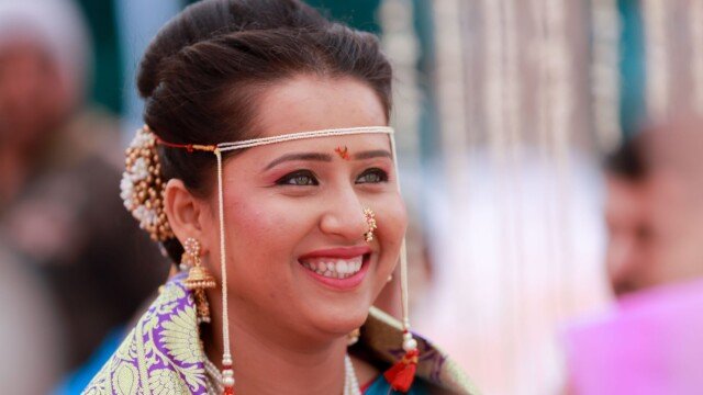 smilling bride